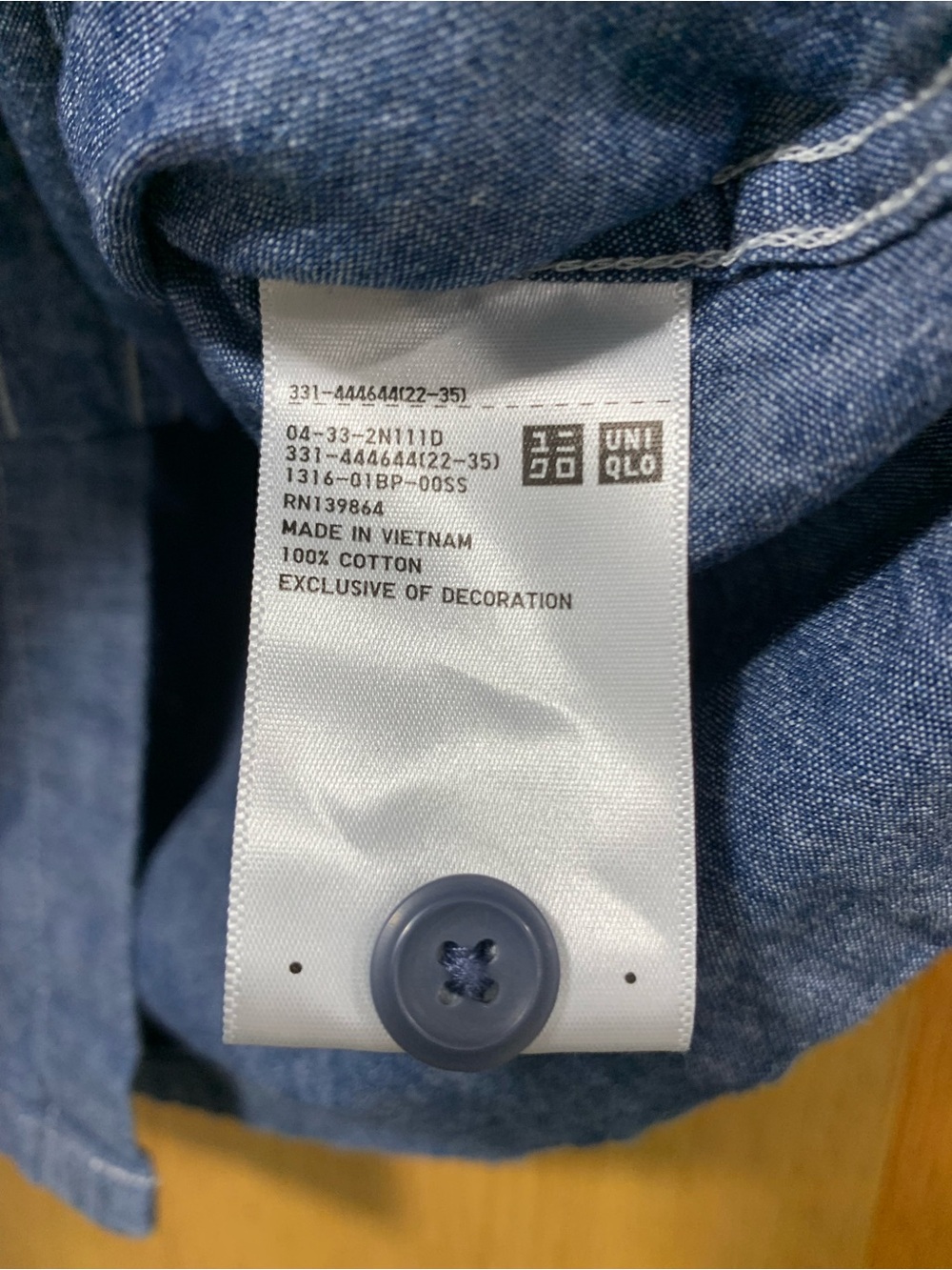 Uniqlo x JW Anderson Blue Short Sleeve Chambray Button Up Shirt - Size XS - Picture 4 of 4